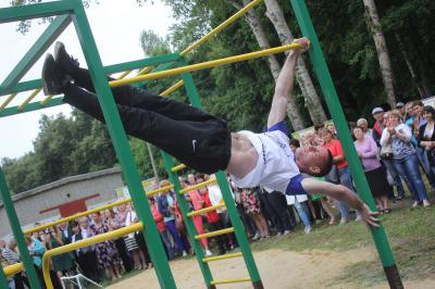 В рязанском парке имени Гагарина открылась площадка для воркаута